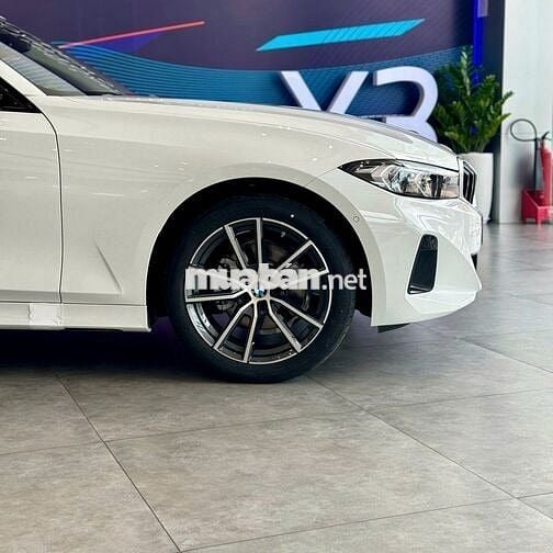 BMW 320i Sportline Sedan 2026 Trắng/nội thất Đỏ