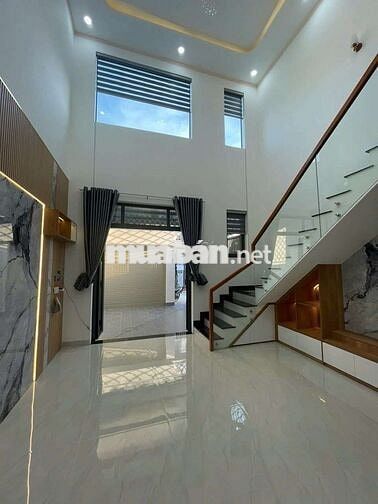 Nhà trệt gác 3 phòng ngủ sân ô tô