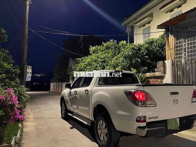 Mazda BT-50 2013 Trắng Sàn