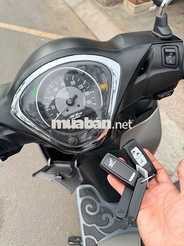 Honda SH Mode 125 ABS Đặc biệt 2025 Bạc