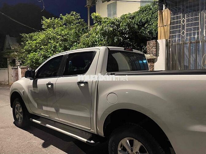 Mazda BT-50 2013 Trắng Sàn