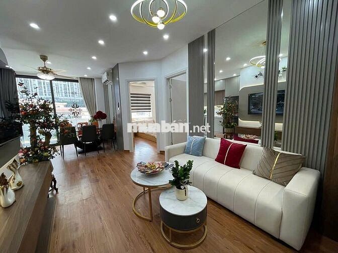 Chung cư mặt phố Trung Kính, 68m2, 2 ngủ đủ đồ cao cấp, ở ngay, sđcc