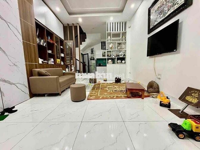 Phân lô phố Trịnh Đình Cửu 35m2 x5T giá 5.9 tỷ sổ CC 6PN 2 thoáng có T