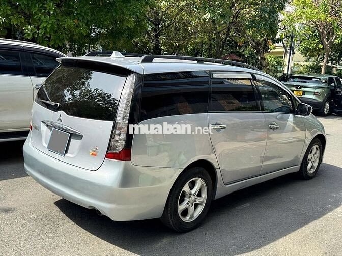 Mitsubishi Grandis 2006 số tự động màu bạc