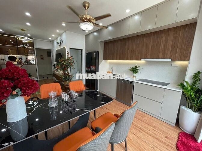 Chung cư mặt phố Trung Kính, 68m2, 2 ngủ đủ đồ cao cấp, ở ngay, sđcc