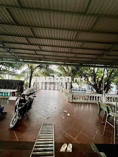 Cho Thuê Nguyên Căn Biệt Thự DT 800m2 1Trệt 3Lầu 6Pn 6Wc Sân Vườn
