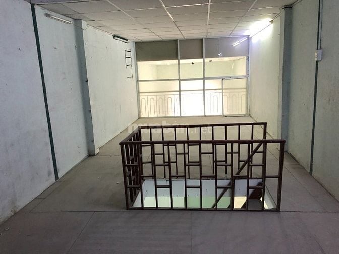 Nhà nguyên căn mặt tiền 458 Nguyễn Sơn - sử dụng 90m2 - có vỉa hè