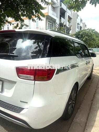 Kia Sedona 2018 Dầu Trắng 7 chỗ