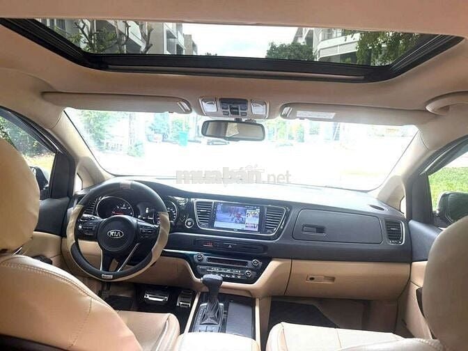 Kia Sedona 2018 Dầu Trắng 7 chỗ