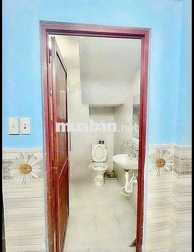 CHO THUÊ NHÀ HẺM HỒNG BÀNG-QUẬN 6(nhà moi son sua lại đẹp)