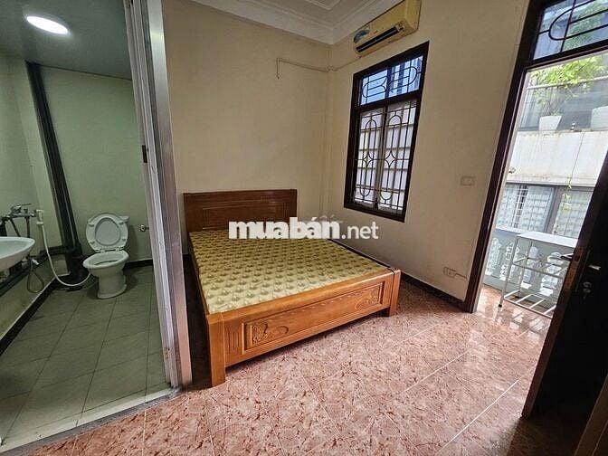 chính chủ cho thuê phòng full nội thất, lạc long quân có ban công