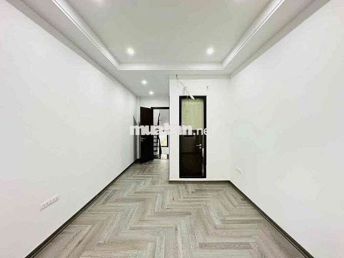Ô tô đỗ cổng phố Vĩnh Tuy 32m2 x4T giá nhỉnh 7 tỷ sổ CC có TL bao QH