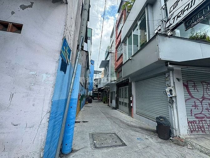 Bán nhà mặt tiền Trường Sa, diện tích 42m², vị trí kinh doanh đẹp
