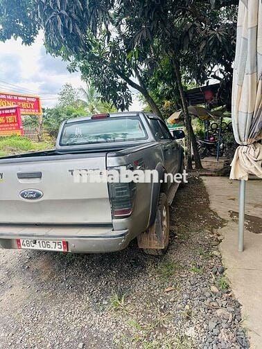 Ford Ranger XLS 2016 Bạc 5 chỗ