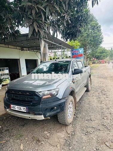 Ford Ranger XLS 2016 Bạc 5 chỗ