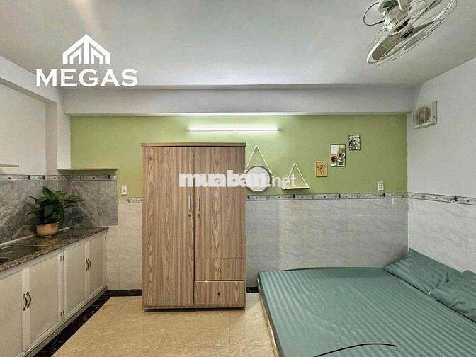 Ngay chợ Thủ Đức - Studio đầy đủ nội thất - Có thang máy,hầm xe - 2tr8