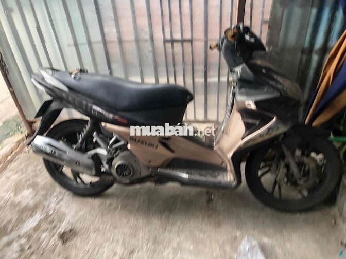 Xe số Suzuki Đen, vàng đồng Thể thao