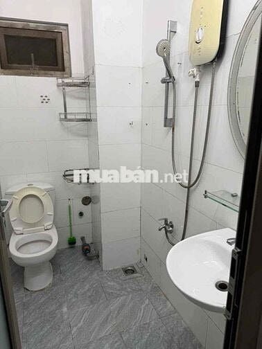 NHÀ NGUYÊN CĂN 1 TRỆT 1 LẦU 2 PHÒNG NGỦ GẦN NHIỀU TRƯỜNG ĐẠI HỌC LỚN