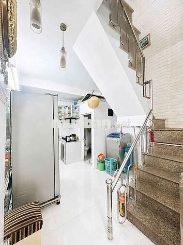Nhà CHIẾN LƯỢC [3,3x10 - 1 lầu, 2pn, 2toilet] 7tr/tháng