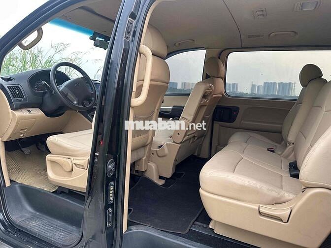 Hyundai Grand Starex 2016 9 chỗ Số sàn Đen