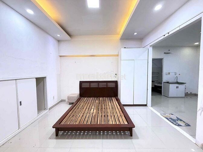 Giáp Q7, Phòng Full NT, Tách Bếp, Rộng 50m2, Cửa Sổ Trời , Thoáng Mát