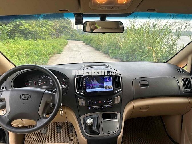 Hyundai Grand Starex 2016 9 chỗ Số sàn Đen
