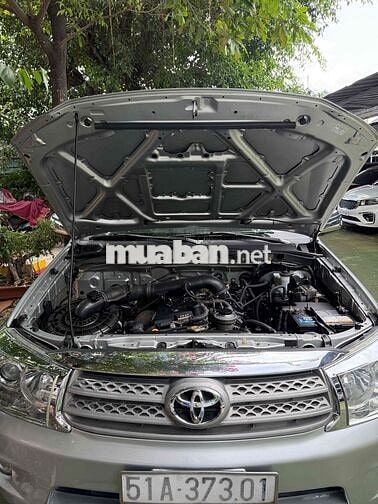 Toyota Fortuner 2009 2 cầu Bạc 138.000 km