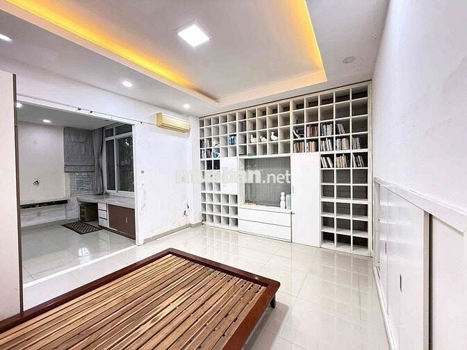 Giáp Q7, Phòng Full NT, Tách Bếp, Rộng 50m2, Cửa Sổ Trời , Thoáng Mát