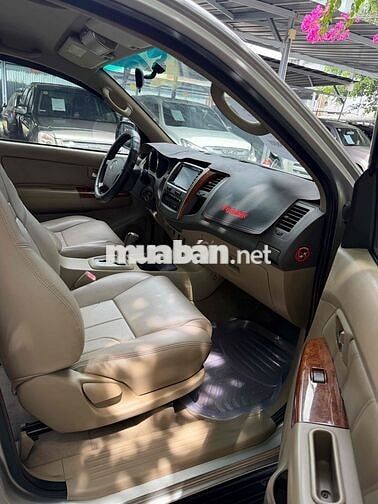 Toyota Fortuner 2009 2 cầu Bạc 138.000 km