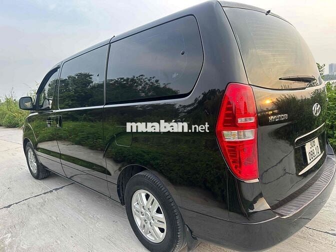 Hyundai Grand Starex 2016 9 chỗ Số sàn Đen