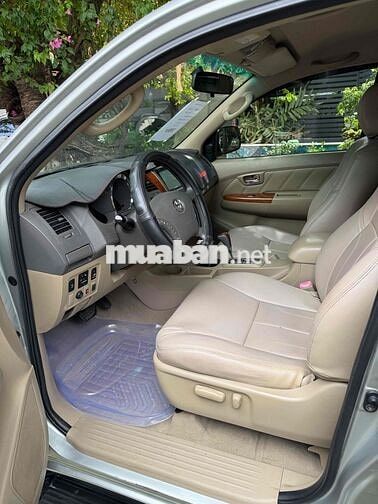 Toyota Fortuner 2009 2 cầu Bạc 138.000 km