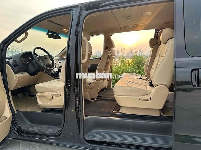 Hyundai Grand Starex 2016 9 chỗ Số sàn Đen