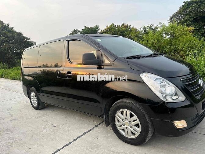 Hyundai Grand Starex 2016 9 chỗ Số sàn Đen