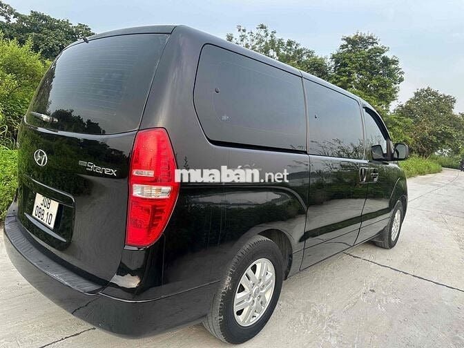 Hyundai Grand Starex 2016 9 chỗ Số sàn Đen