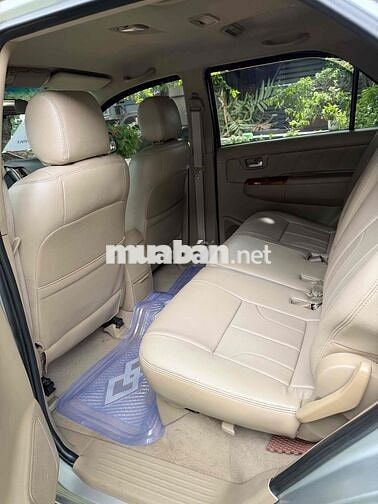 Toyota Fortuner 2009 2 cầu Bạc 138.000 km