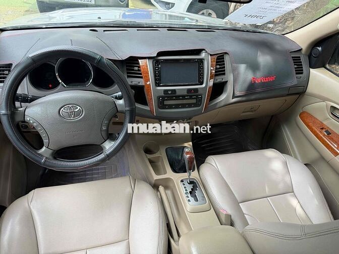 Toyota Fortuner 2009 2 cầu Bạc 138.000 km