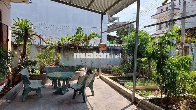 Về quê cần bán gấp nhà vị trí đẹp phong thủy tốt