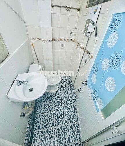 Phòng trọ giá rẻ lầu trệt, 20m2, cửa sổ thoáng mát, sát ĐHCN,BV175,