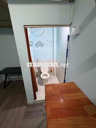 Phòng gác, lầu trệt, wc riêng ngay công viên gia định 500m