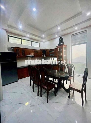 🌻CHO THUÊ NHÀ TRỆT 3 LẦU CÓ NỘI THẤT GÓC 02 MẶT TIỀN KDC HỒNG LOAN