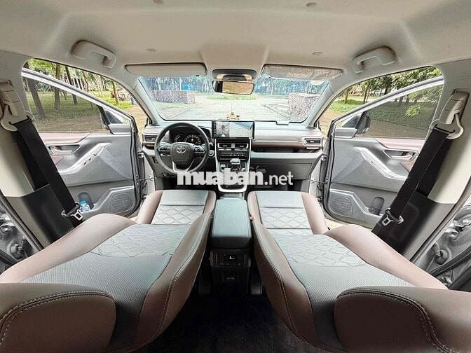 Toyota Innova cross V 2025 Bạc 6000km