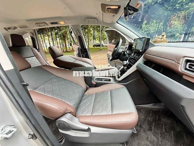 Toyota Innova cross V 2025 Bạc 6000km