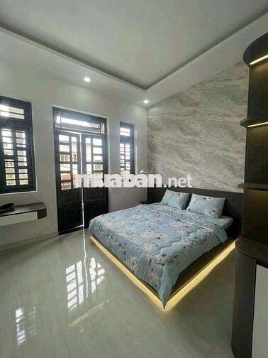 nhà mới có nội thất như hình (ko máy lạn) 4pn 3wc.hẻm thông ôtô