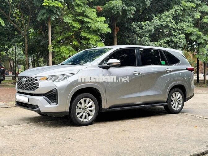 Toyota Innova cross V 2025 Bạc 6000km