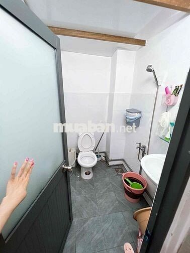 4 triệu 18m2 full hẻm xe tải C3 Phạm Hùng