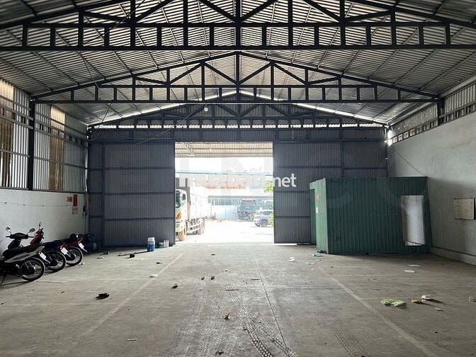 Kho xưởng 273 m² nhánh đường Quốc Lộ 1A, lộ Container