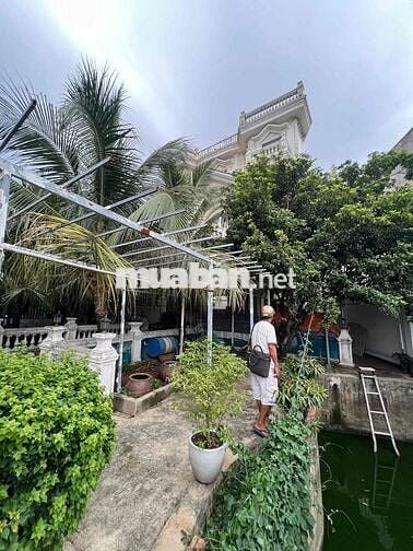 Cho Thuê Nguyên Căn Biệt Thự Siêu Rẻ DTSD 800m2 1Trệt 3Lầu 6Pn 6Wc