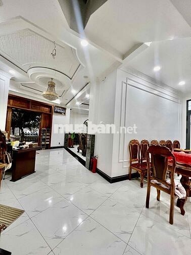Cho Thuê Nguyên Căn Biệt Thự Siêu Rẻ DTSD 800m2 1Trệt 3Lầu 6Pn 6Wc