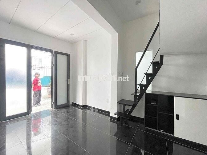 TRUNG TÂM Q4 PHÒNG MỚI GẦN NTT,ULAW FULL NT