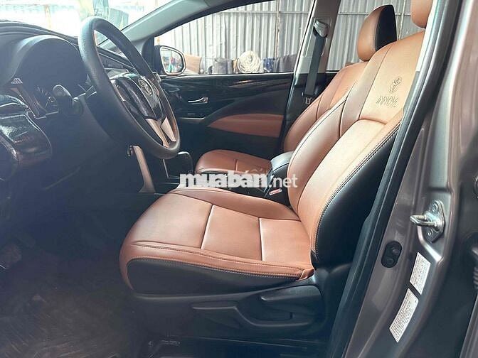 Toyota Innova 2.0G AT 2018 98000km Nâu